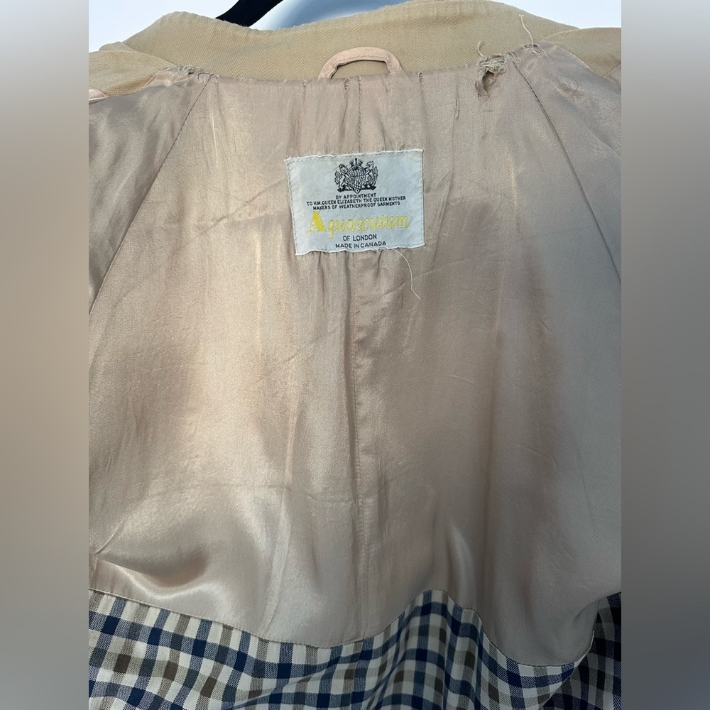 Vintage Aquascutum London Trench Coat | Classic Beige | Checked Lining - Picture 12 of 17